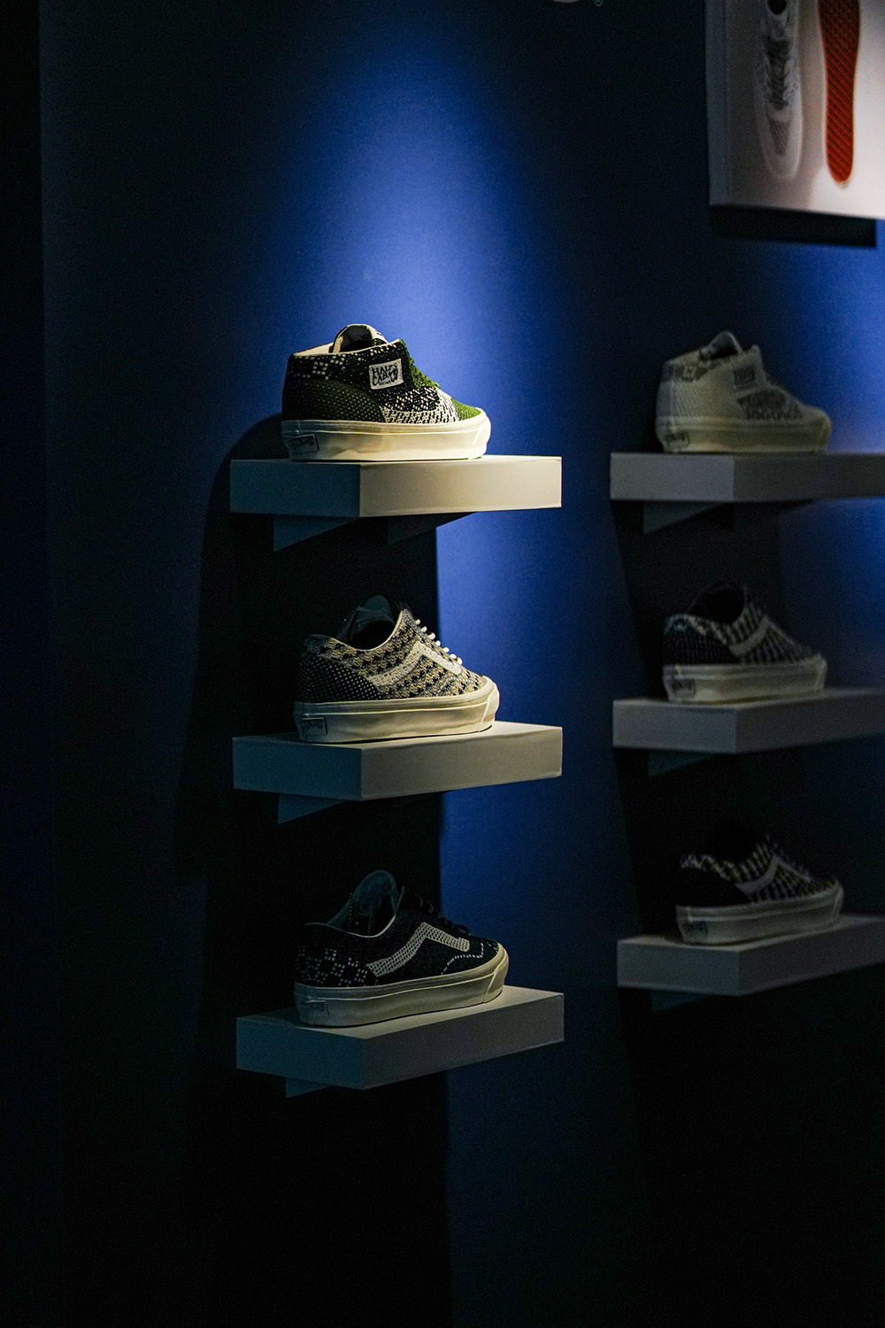 5-Vans Premium -Right